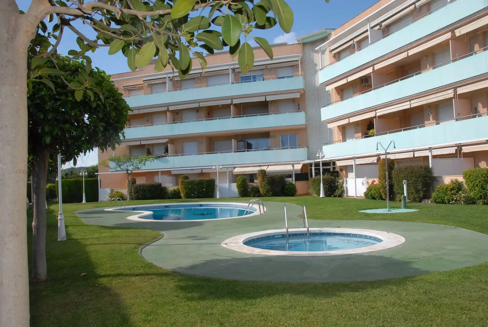 Piscina de Pis en venda en La Pobla de Montornès   amb Calefacció, Terrassa i Piscina comunitària