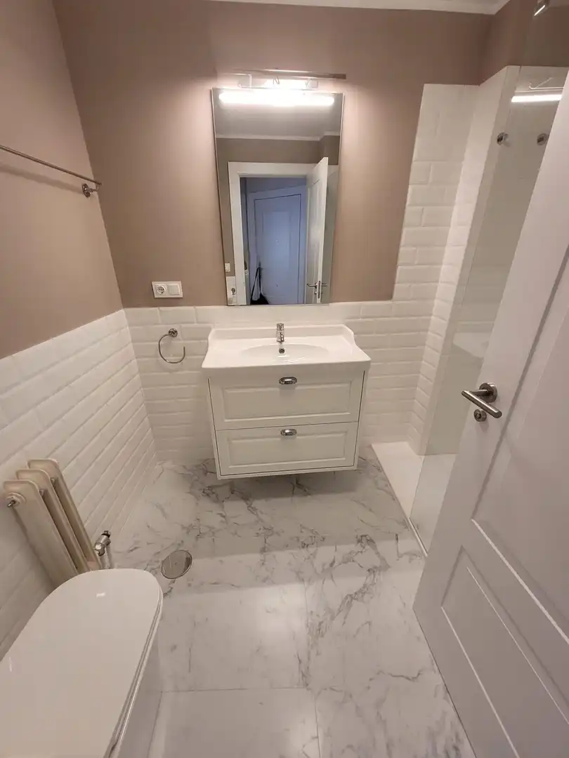 Bathroom of Apartments for rent in Salamanca  with Heating, Parquet flooring and Furnished