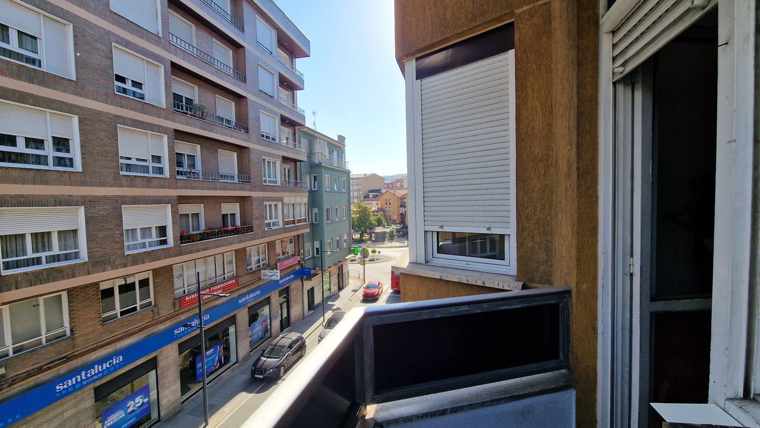 Vista exterior de Piso en venta en Torrelavega  con Calefacción y Balcón