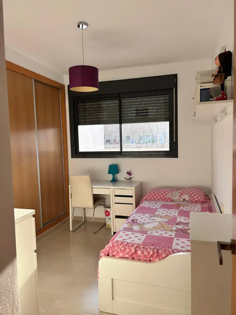Dormitori de Pis de lloguer en Almería amb Aire condicionat, Calefacció i Terrassa