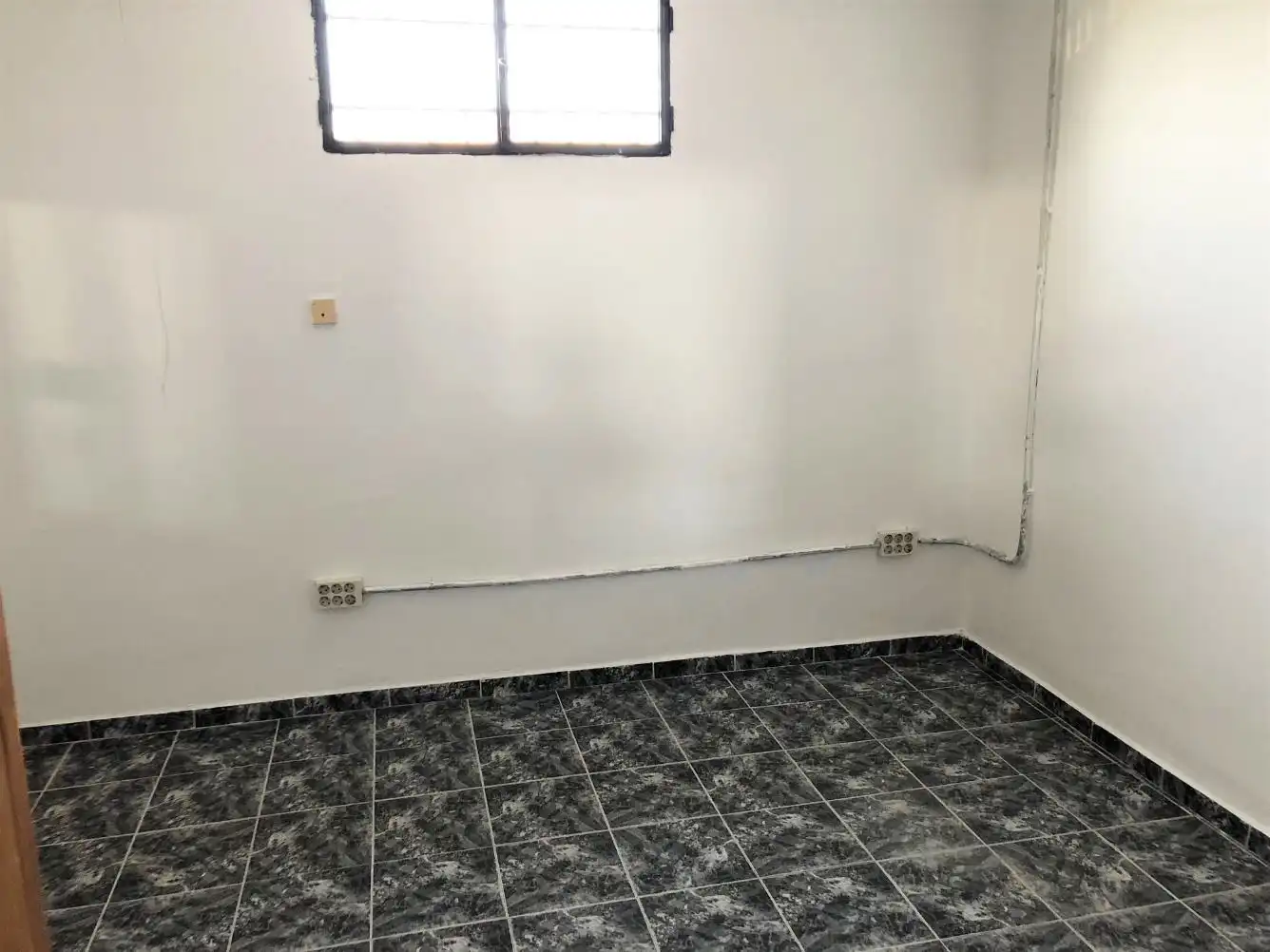 Nave industrial de alquiler en Serracines