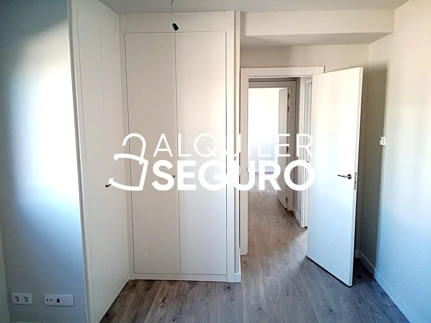 Flat for rent in de Vicente Ferrer , Ciudad de la Comunicación - Arco Ladrillo