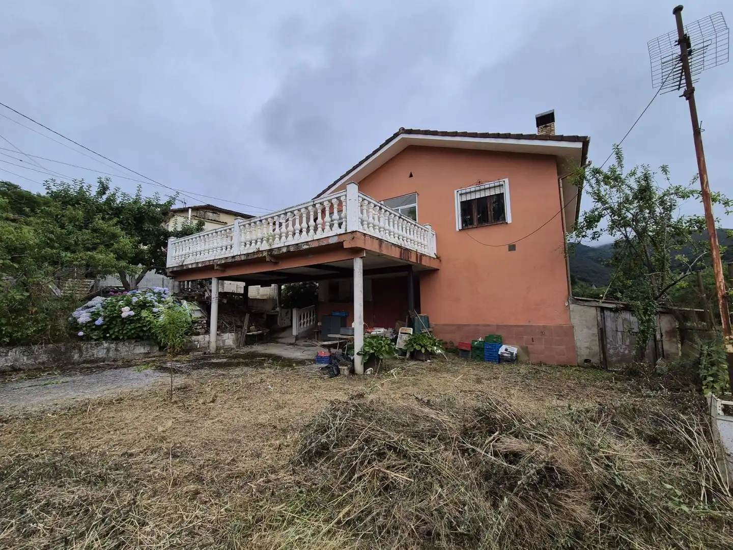 Casa con terraza en venta en Belmonte de Miranda, imagen 25