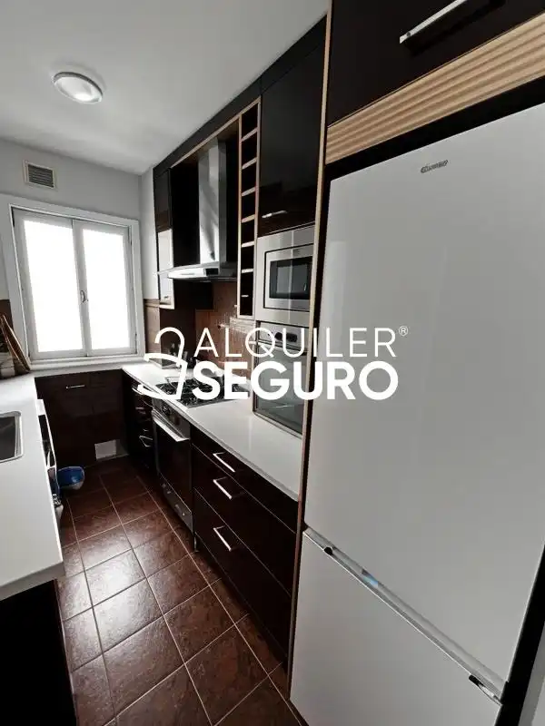 Cuina de Pis de lloguer en Madrid amb Calefacció i Terrassa