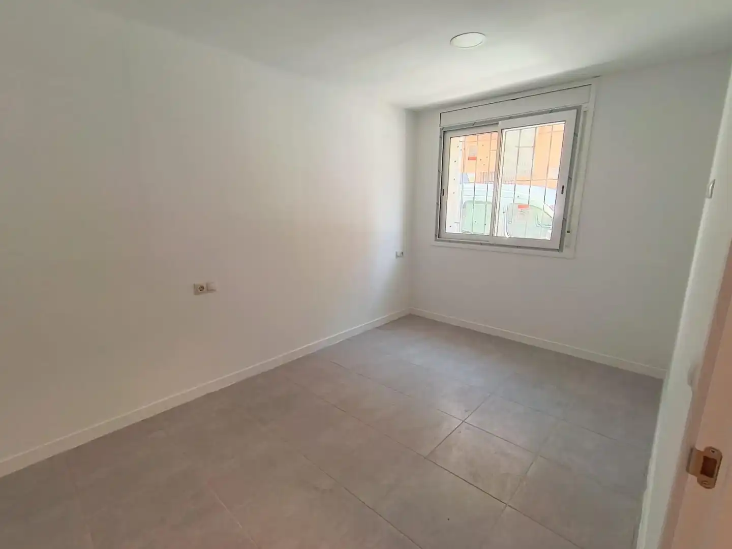 Dormitori de Planta baixa en venda en Sabadell