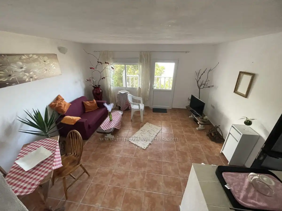 Sala d'estar de Casa o xalet en venda en Icod de los Vinos amb Moblat