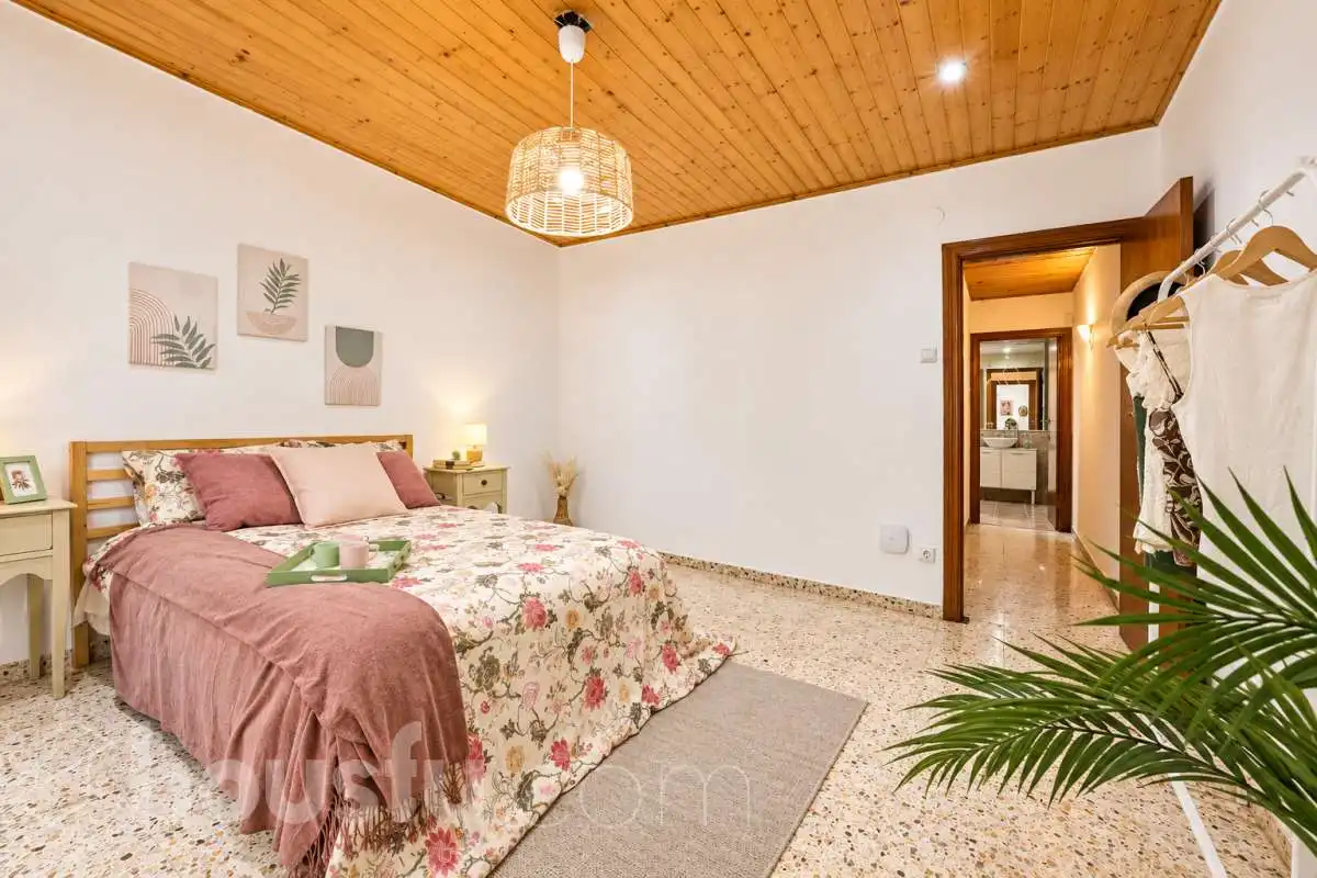 Habitación de Planta baja en venta en El Poal