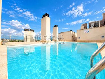 Penthouse with pool for sale in Centro