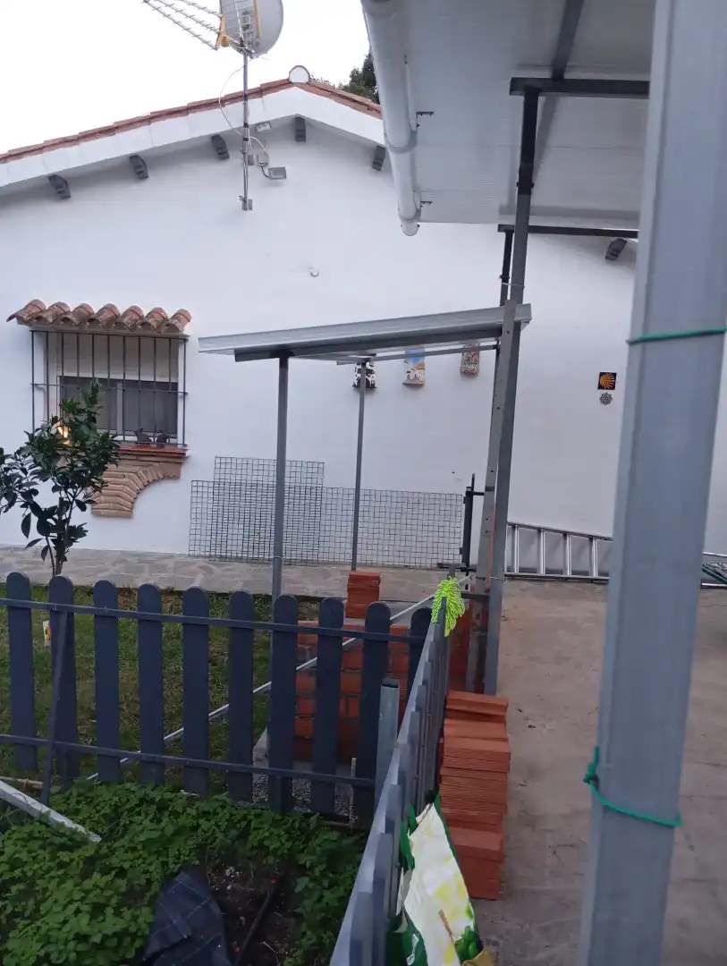 Casa rustica con giardino in vendita a Calle Naranjo de Bulnes, imagen 2
