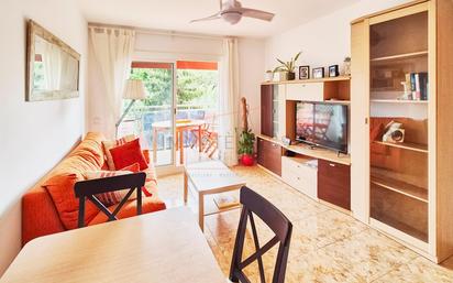 Living room of Flat for sale in Arenys de Mar  with Terrace and Balcony