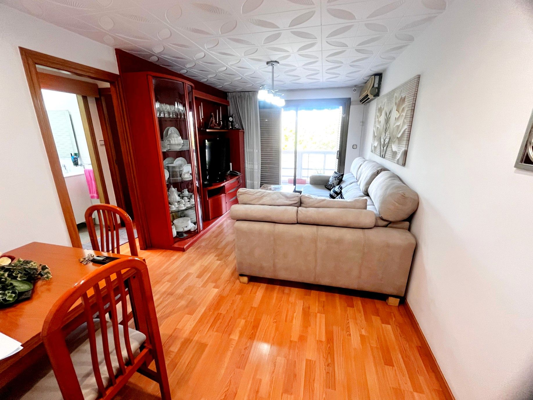 Sala d'estar de Pis en venda en El Prat de Llobregat amb Aire condicionat, Parquet i Forn