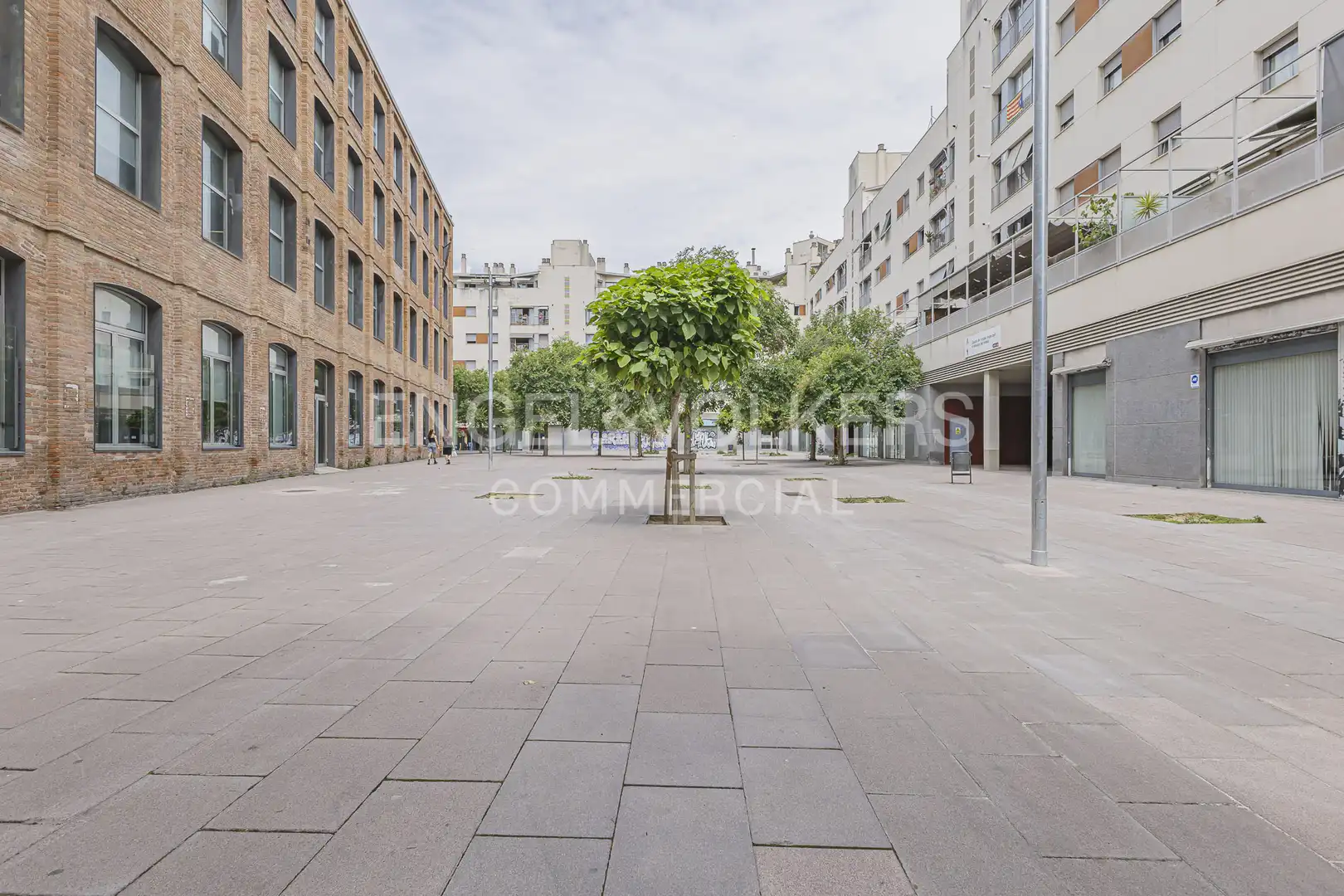 Außenansicht von Büro zur Miete in Barcelona mit Klimaanlage und Möbliert