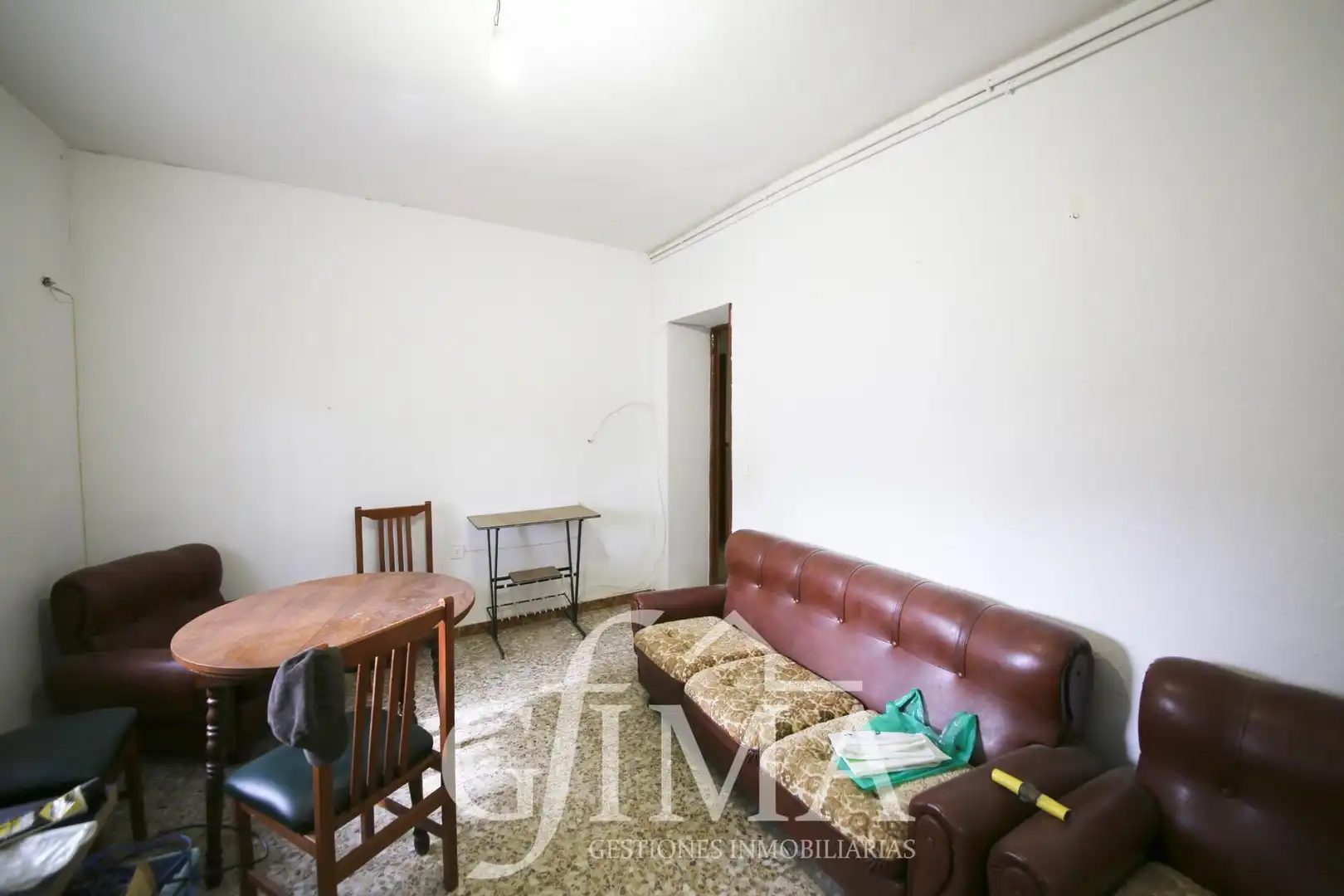 Sala d'estar de Casa o xalet en venda en Alcázar de San Juan amb Calefacció, Traster i Balcó