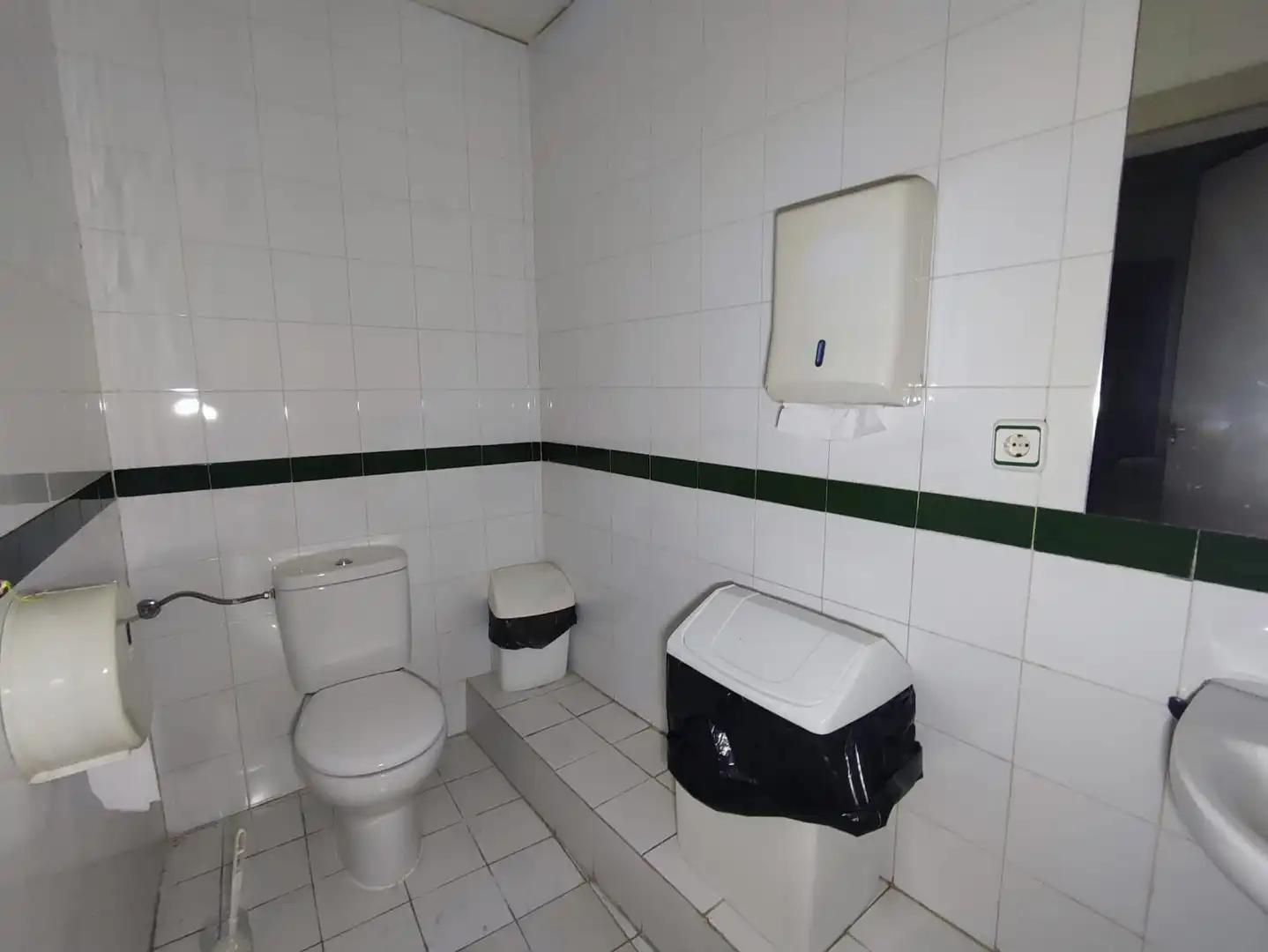 Bathroom of Commercial properties for sale in Villarrubia de los Ojos