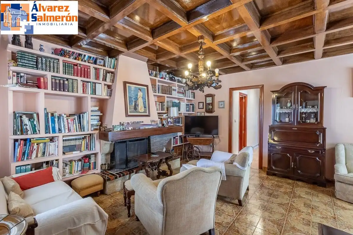 Sala de estar de Casa o chalet en venta en Huétor Vega con Aire acondicionado, Calefacción y Jardín privado