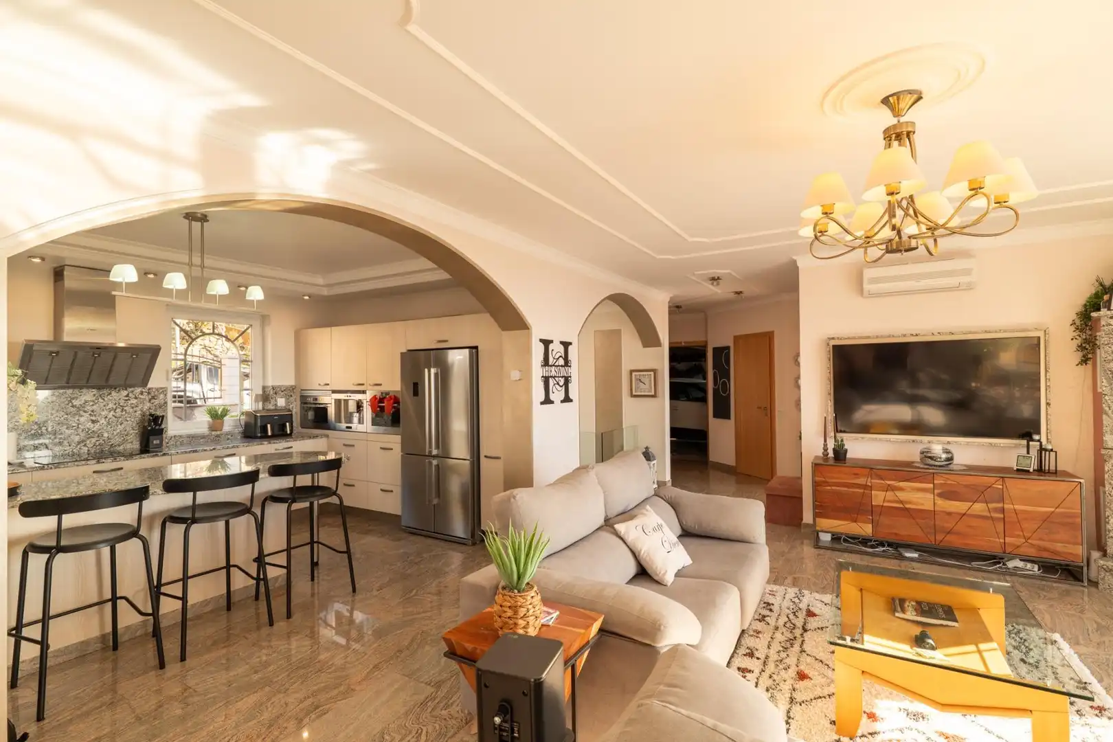 Sala d'estar de Casa o xalet en venda en Lloret de Mar amb Aire condicionat, Calefacció i Jardí privat