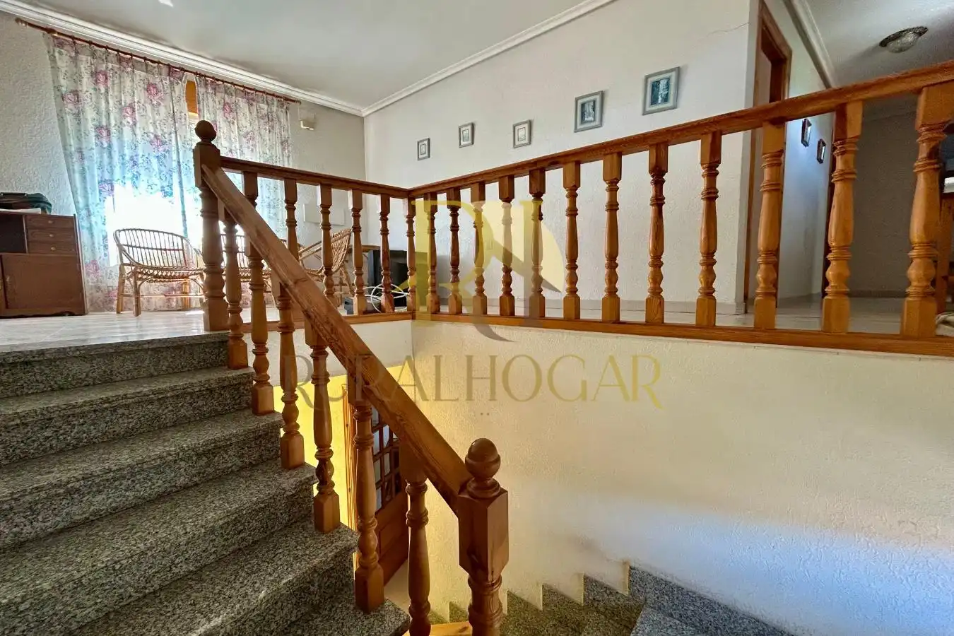 Casa adosada en venda en Los Barrios de Luna  amb Calefacció i Moblat