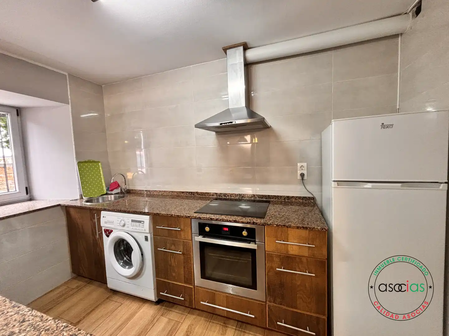 Küche von Einfamilien-Reihenhaus zum Verkauf in Ribadeo mit Heizung und Abstellraum