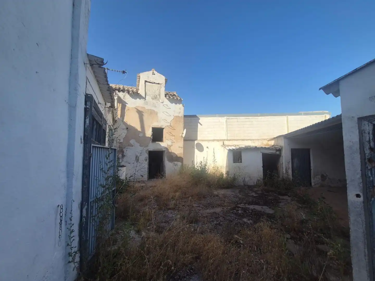 Vista exterior de Casa o chalet en venta en Herencia