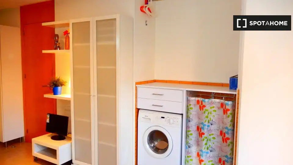 Bedroom of Study for share in Murcia  with Air Conditioner, Terrace and Furnished