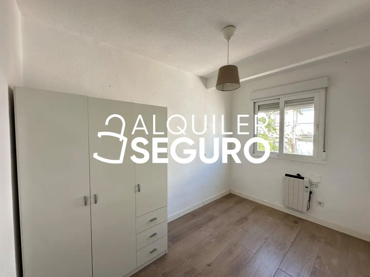 Habitación de Piso de alquiler en Madrid con Calefacción y Trastero
