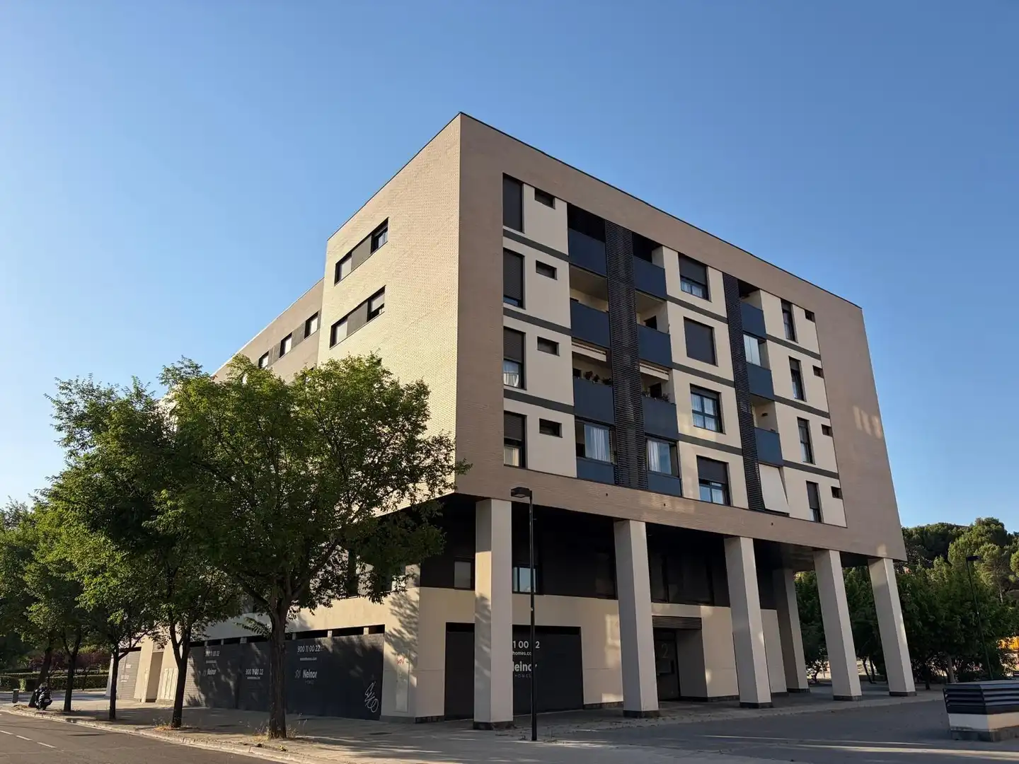 Exterior view of Flat for sale in Zaragoza  with Air Conditioner, Heating and Community pool
