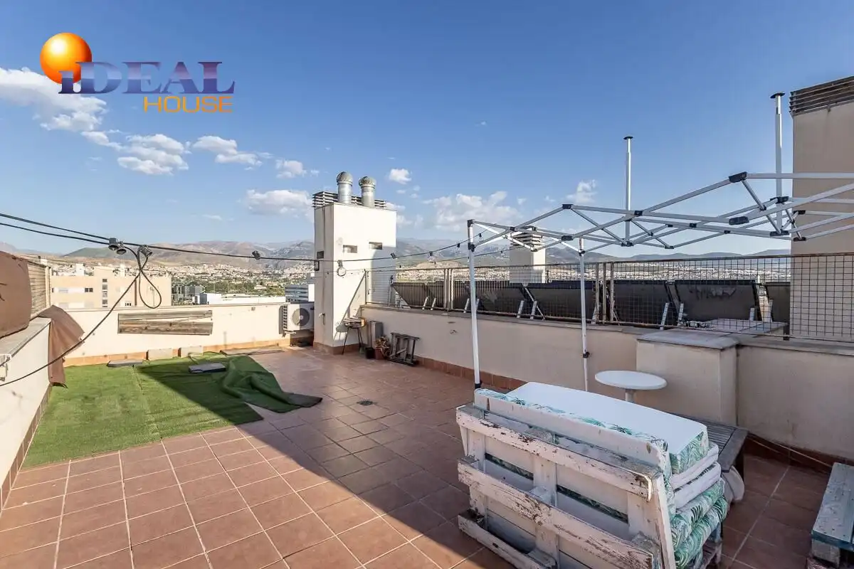 Penthouse mit Pool zum Verkauf in Avenida DE LA ILUSTRACION, imagen 5