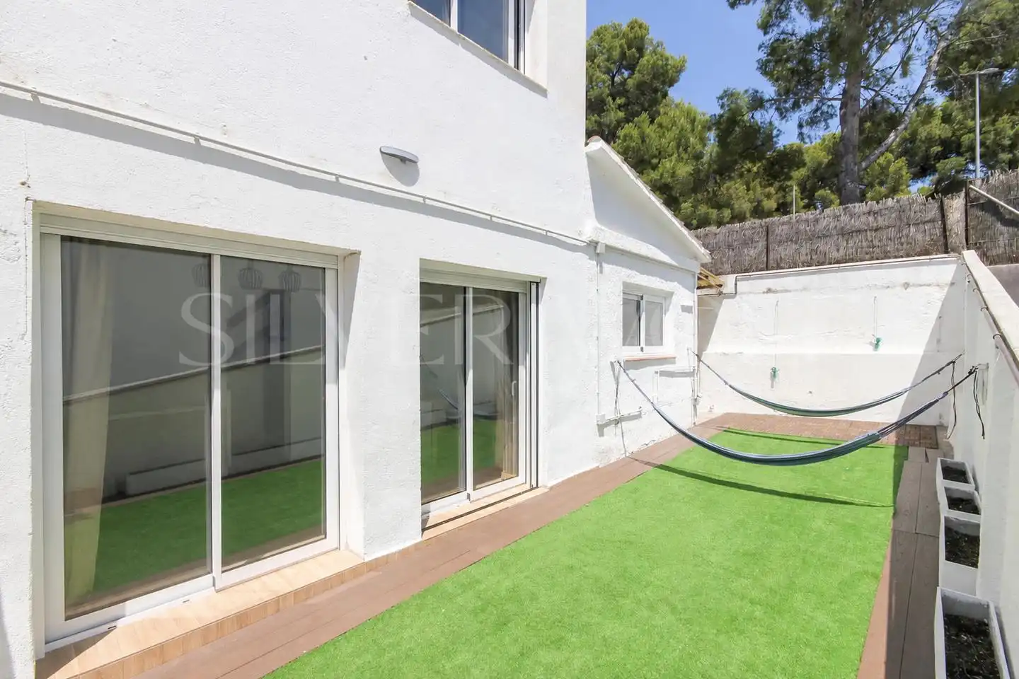 Vista exterior de Casa o chalet en venta en Castelldefels con Calefacción, Jardín privado y Terraza