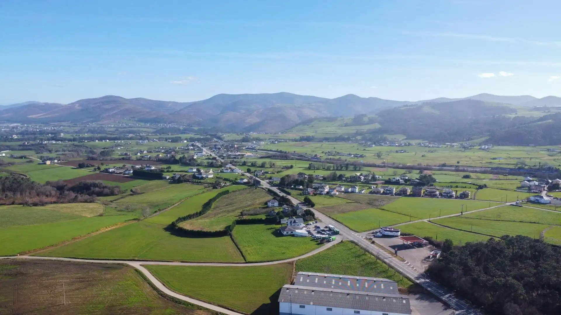 Vista exterior de Local en venda en Valdés - Luarca