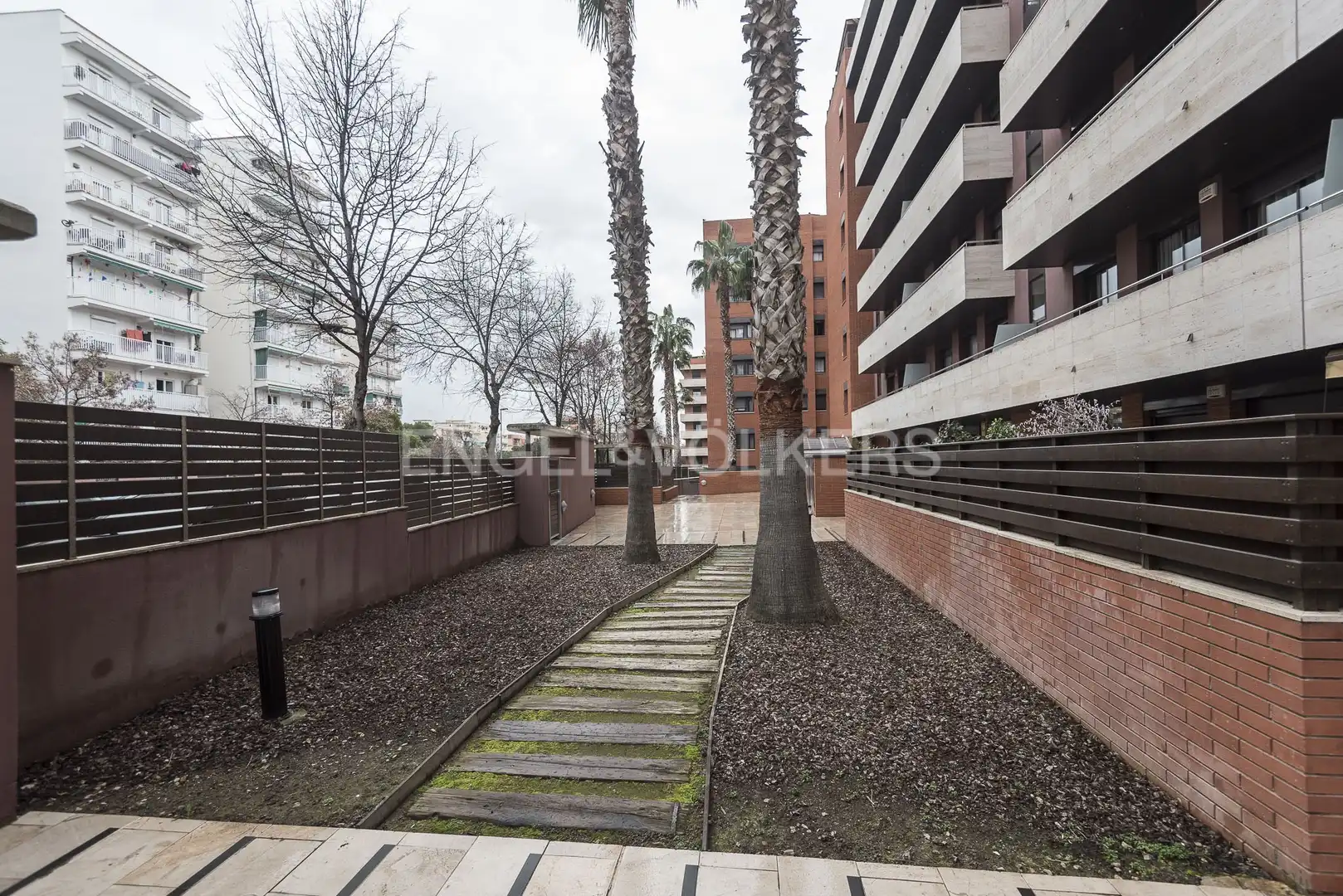 Exterior view of Flat for sale in Vilanova i la Geltrú  with Air Conditioner, Heating and Private garden