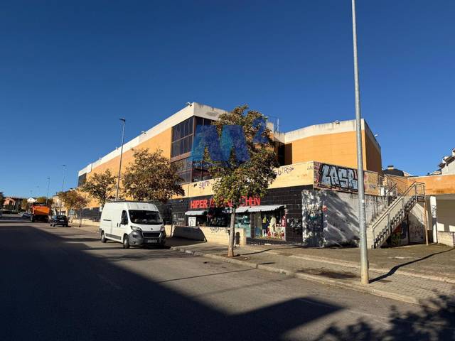 Local comercial en Alquiler en Cabanillas del Campo