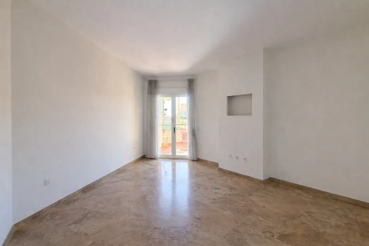 Apartament amb piscina en venda a San Pedro de Alcántara, imagen 6
