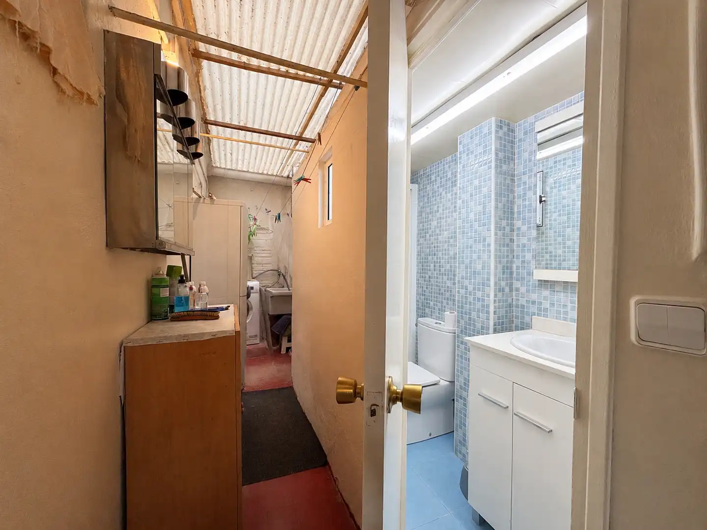 Badezimmer von Maisonette zum Verkauf in Barcelona mit Möbliert
