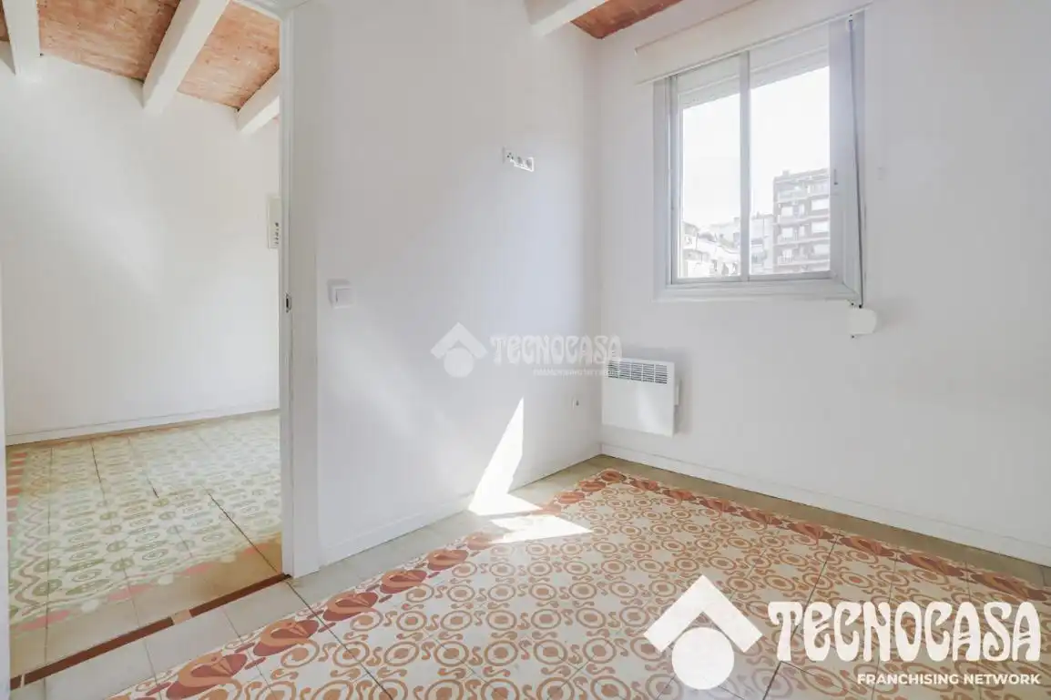 Habitación de Piso en venta en Barcelona con Balcón