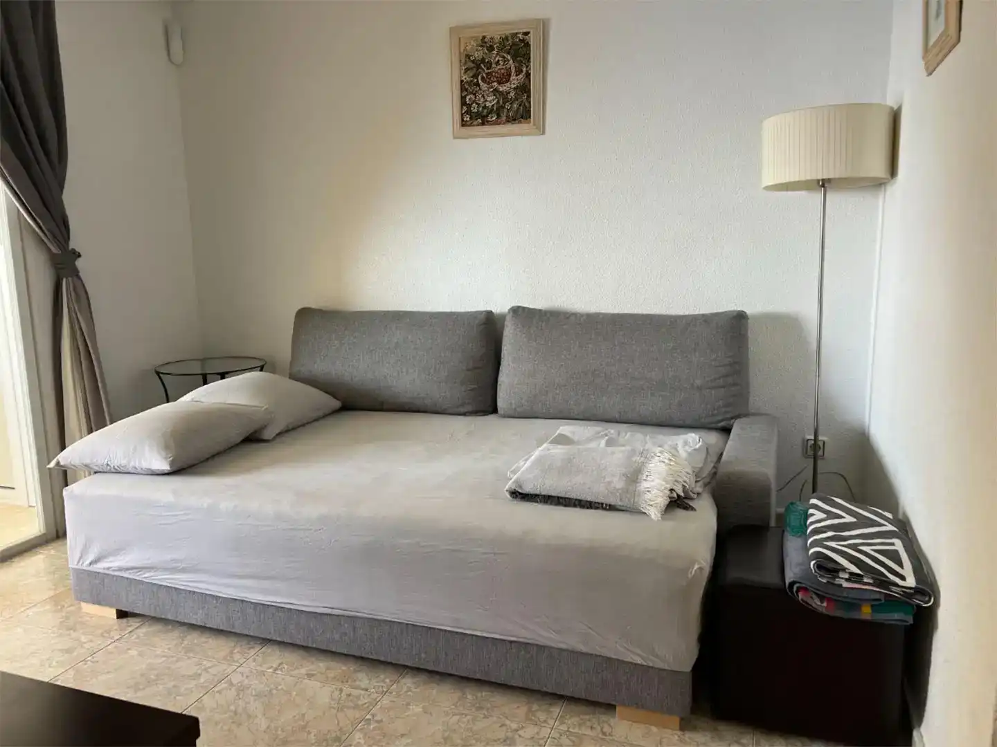 Wohnzimmer von Wohnung zur Miete in Benidorm mit Klimaanlage, Privatgarten und Schwimmbad