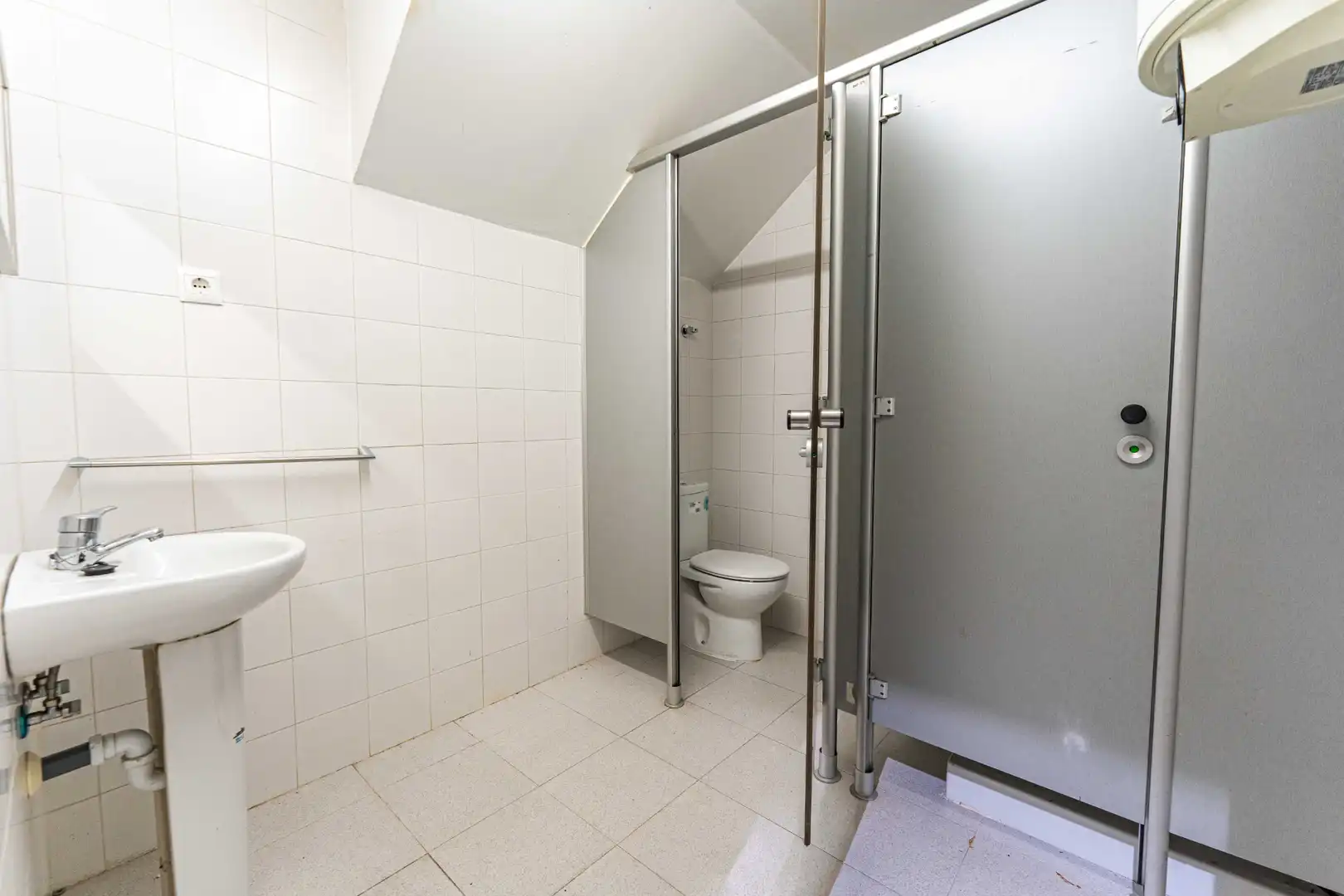 Baño de Nave industrial en venta en Arroyomolinos (Madrid)