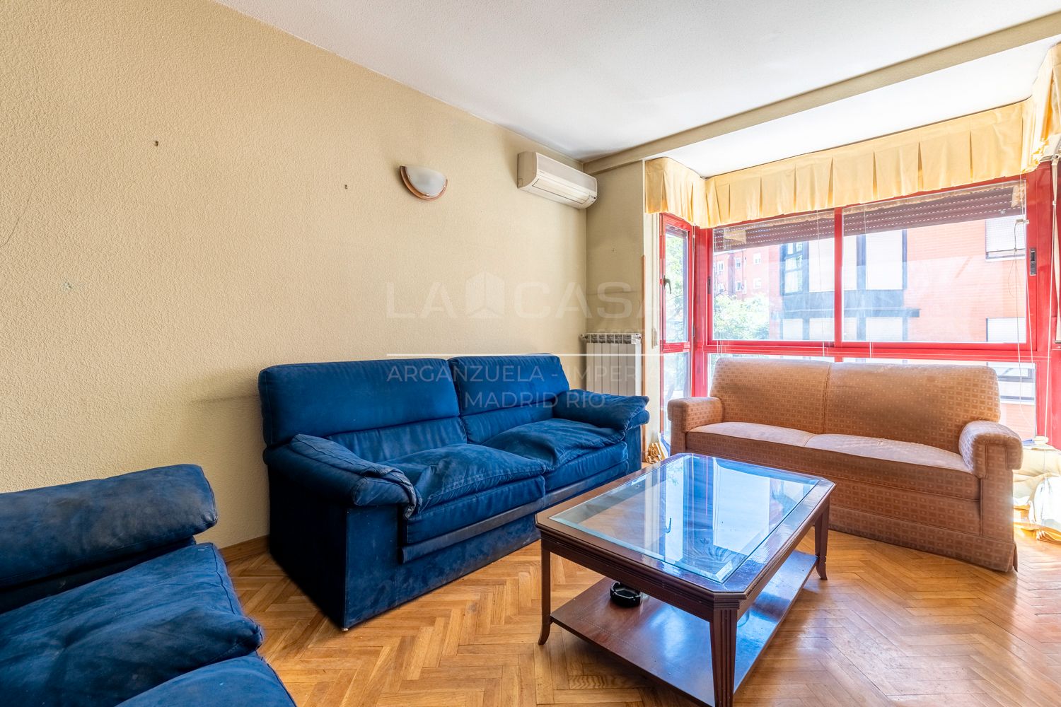 Sala d'estar de Pis en venda en  Madrid Capital amb Calefacció, Terrassa i Balcó