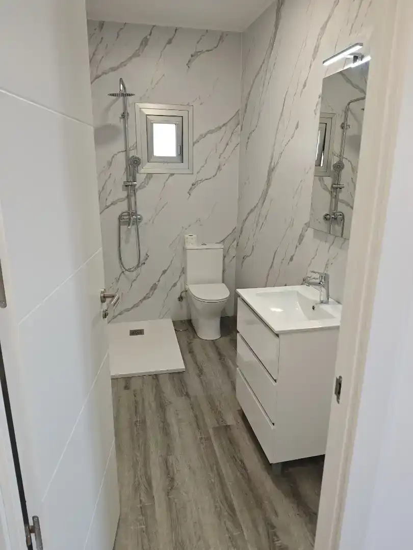 Baño de Casa o chalet de alquiler en Vigo  con Jardín privado, Parquet y Horno