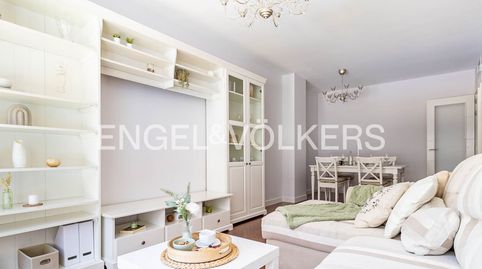 Photo 2 of Flat for rent in Calle de Carlos y Guillermo Fernández Shaw, Adelfas, Madrid Capital