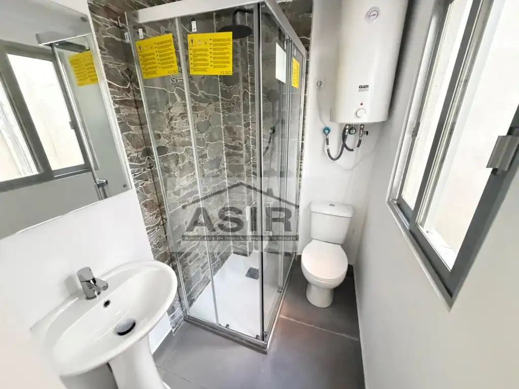 Bathroom of Buildings for sale in Alzira