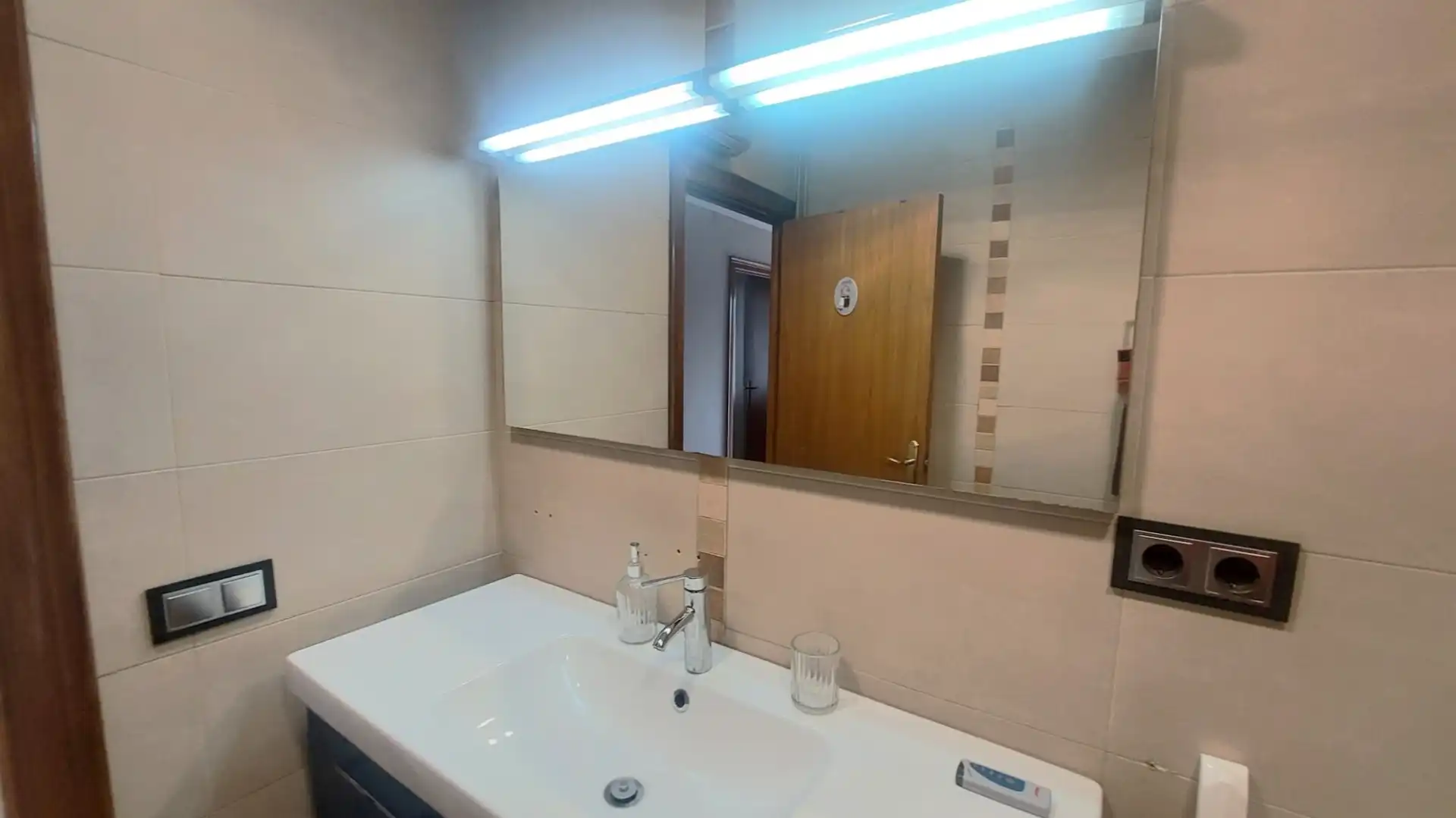 Bany de Pis en venda en Terrassa amb Aire condicionat, Calefacció i Balcó