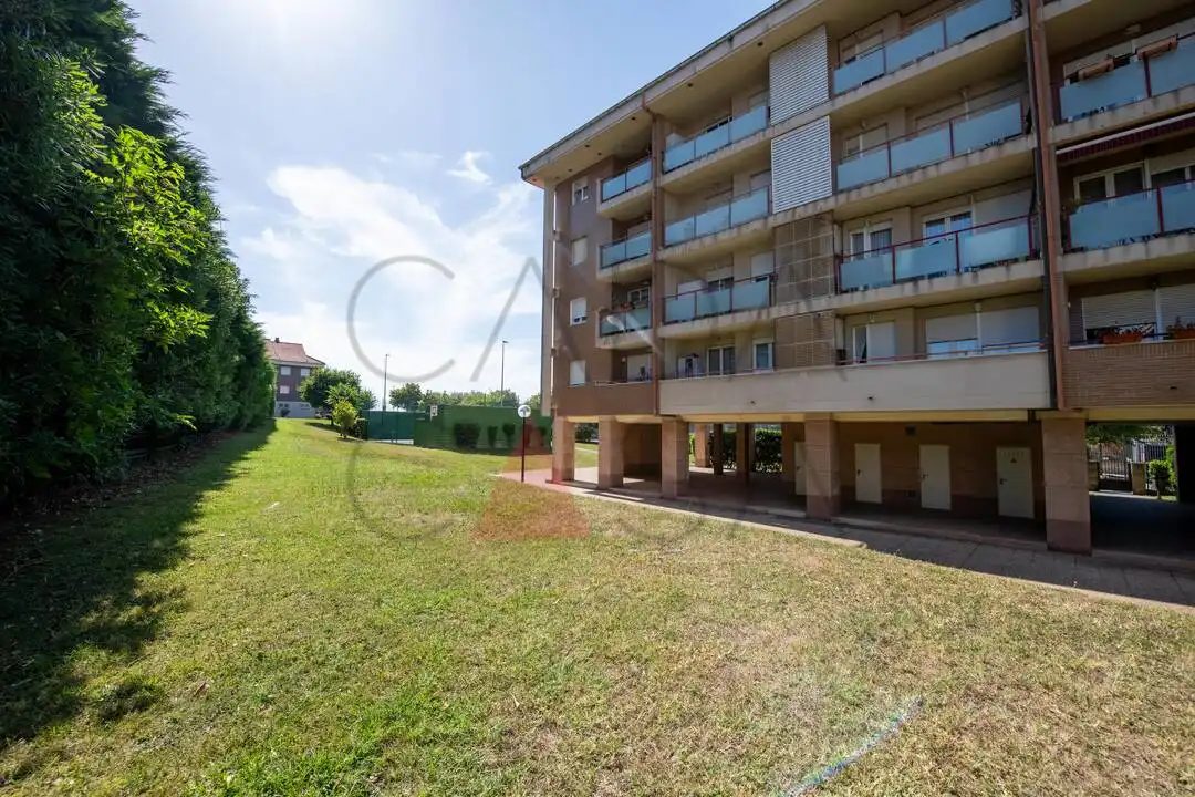 Vista exterior de Pis en venda en Santander amb Calefacció, Jardí privat i Terrassa