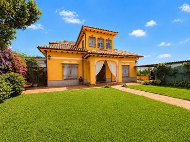 Casa amb piscina en venda a Norte-Sierra