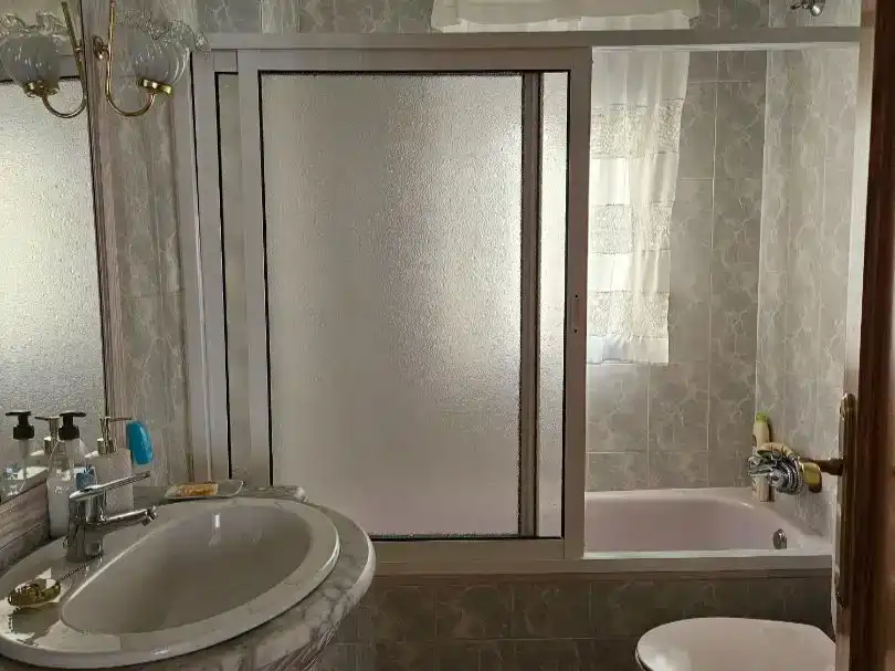 Bany de Pis en venda en Galisteo amb Aire condicionat, Parquet i Moblat