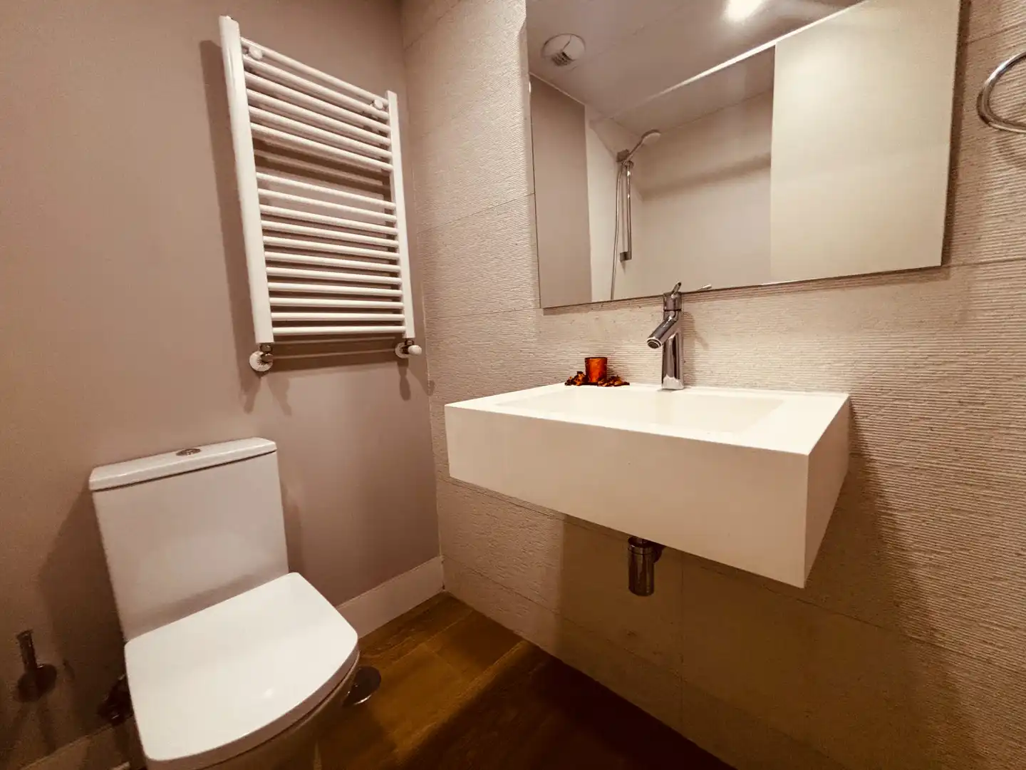 Baño de Piso en venta en Getafe con Aire acondicionado, Calefacción y Jardín privado