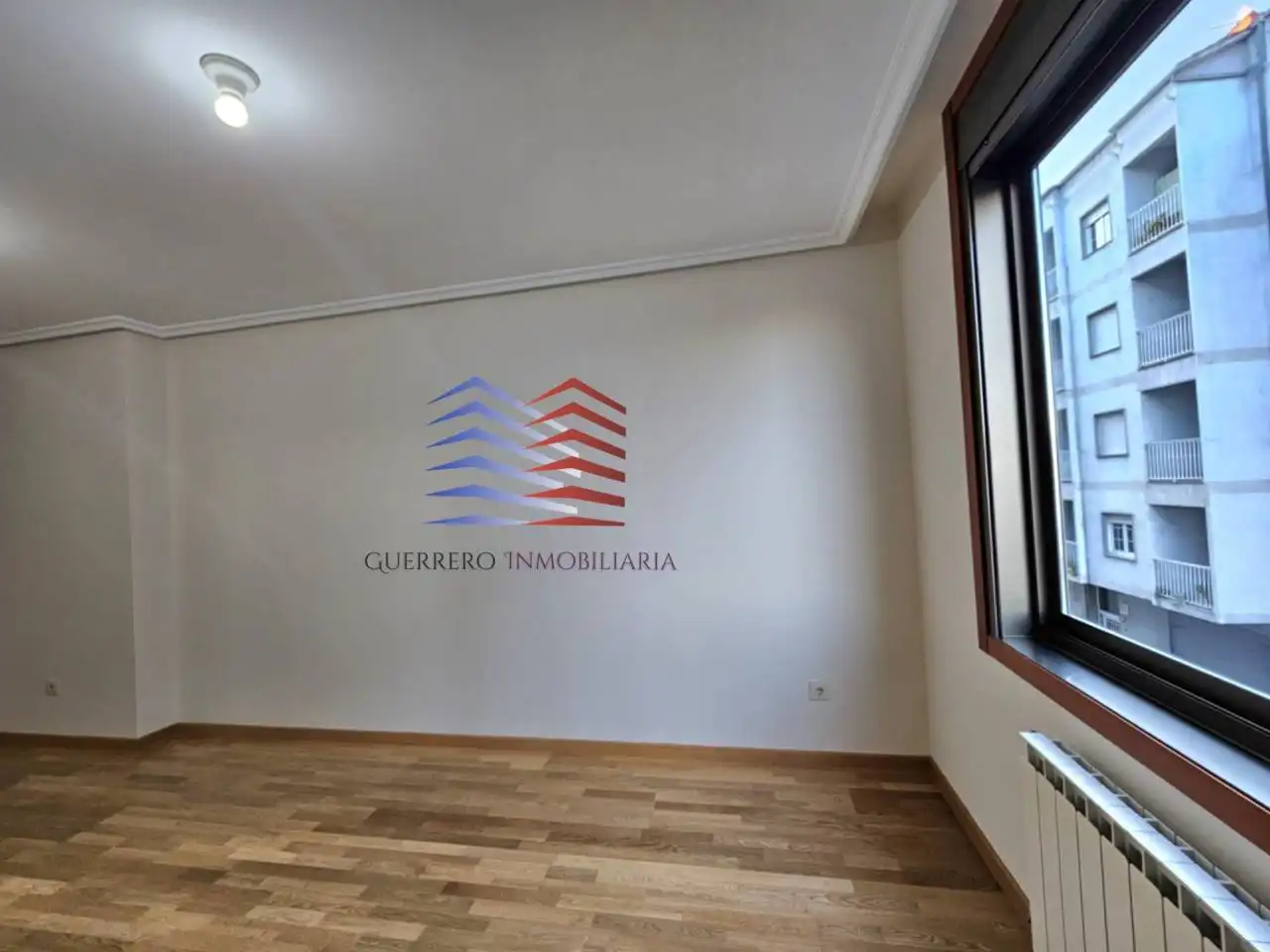 Wohnung zur Miete in Ourense Capital  mit Heizung, Parkett und Abstellraum