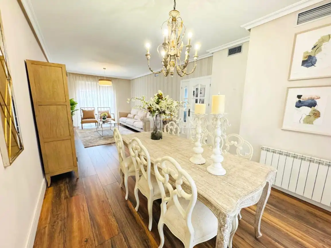 Comedor de Casa adosada en venta en Pepino con Aire acondicionado, Calefacción y Terraza