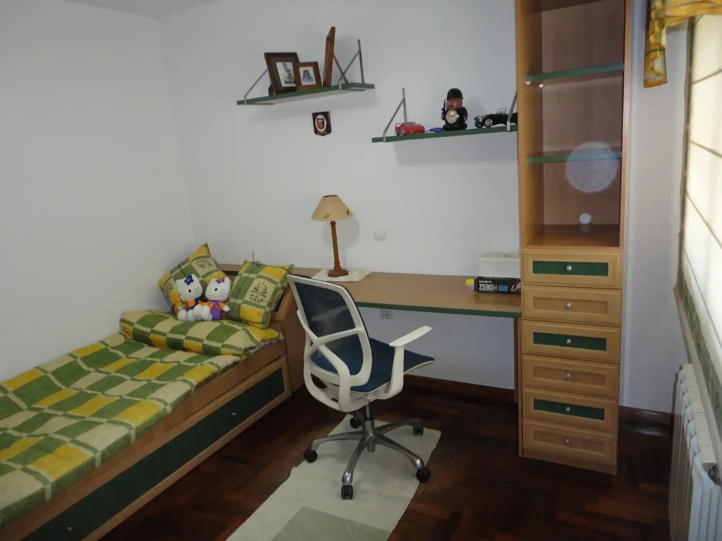 Habitación de Casa adosada en venta en Valladolid con Calefacción, Jardín privado y Parquet