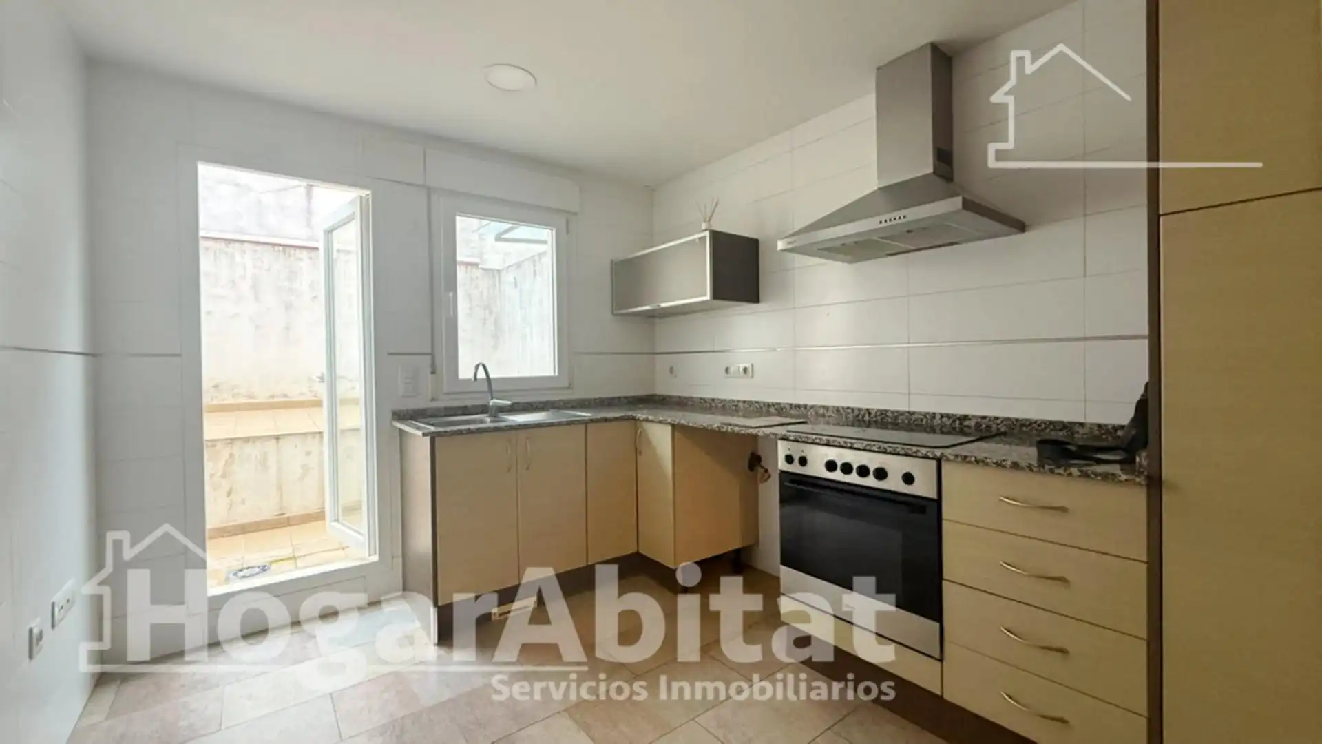 Adossat amb terrassa en venda a Calle les Germanías, imagen 7