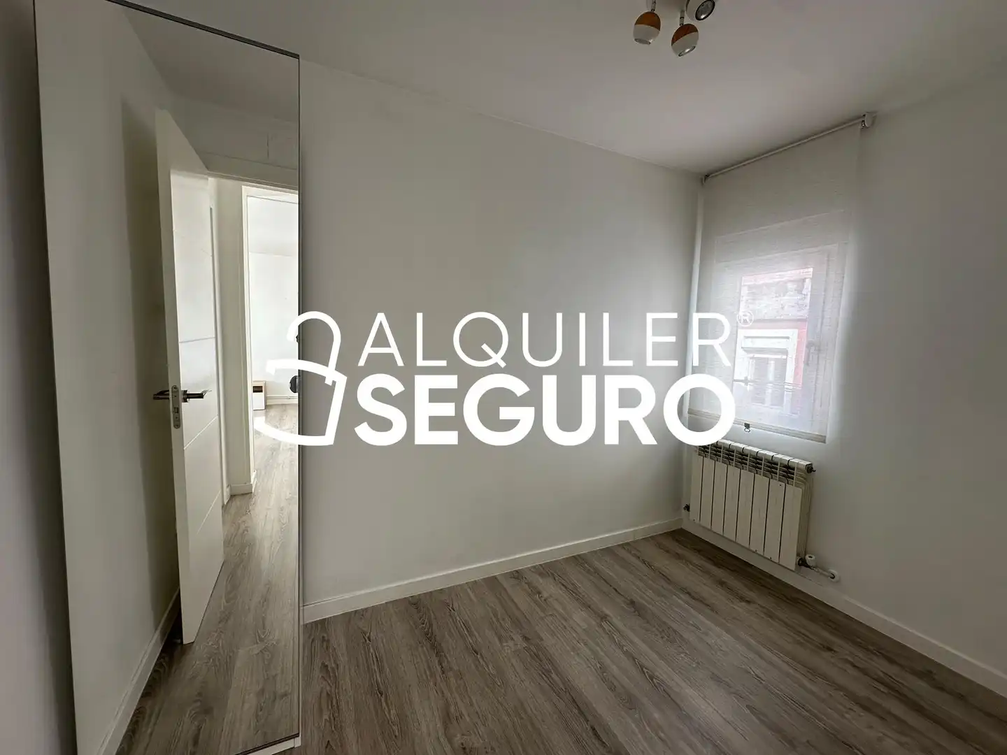 Bedroom of Flat for rent in Madrid  with Air Conditioner, Heating and Furnished